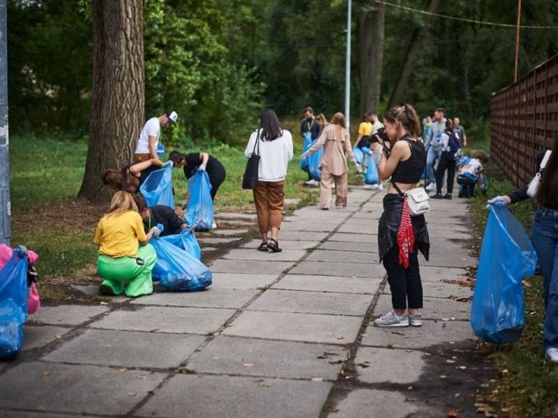 Стаття Киян кличуть на грандіозну толоку у Всесвітній день прибирання – дата і місце Ранкове місто. Київ