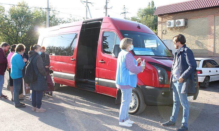 Стаття Волонтери запускають соціальний транспорт для жителів прифронтової зони Донбасу Ранкове місто. Київ
