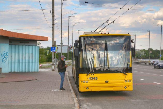 Стаття На Оболоні відновлюють рух три тролейбуси Ранкове місто. Київ