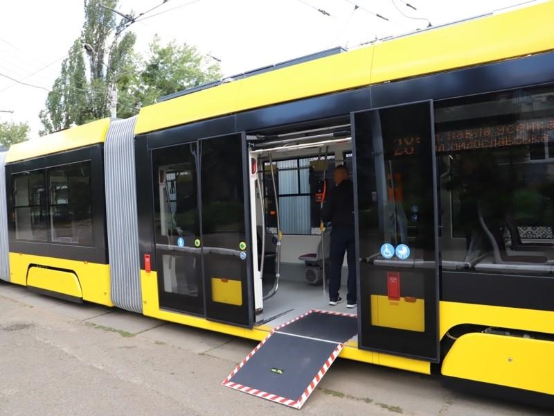 Стаття Трамвайну лінію на Дарниці пропонують подовжити до станції метро “Осокорки” Ранкове місто. Київ
