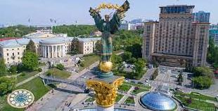 Стаття Як міг би виглядати Київ із річкою Хрещатик: з'явилася шикарна візуалізація Ранкове місто. Київ