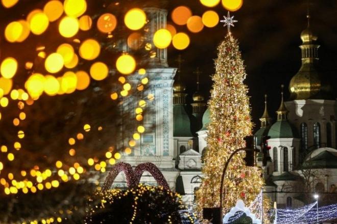 Стаття Новорічно-різдвяні вихідні-2022: коли і скільки будемо відпочивати? Ранкове місто. Київ