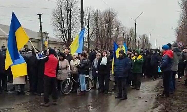 Стаття Жителі Сватового на Луганщині відстоюють місто від російських окупантів Ранкове місто. Київ