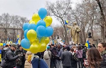 Стаття «Путин капут»: в Казахстане проходит митинг в поддержку Украины Ранкове місто. Київ