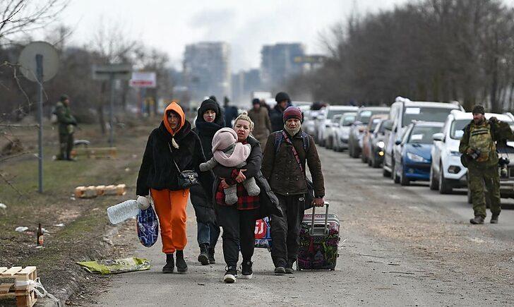 Стаття Окупанти насильно змушують людей виїжджати з України на територію росії Ранкове місто. Київ