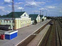 Стаття Вокзал стал приютом для людей: железнодорожники Лиманщины заботятся о беженцах Ранкове місто. Київ
