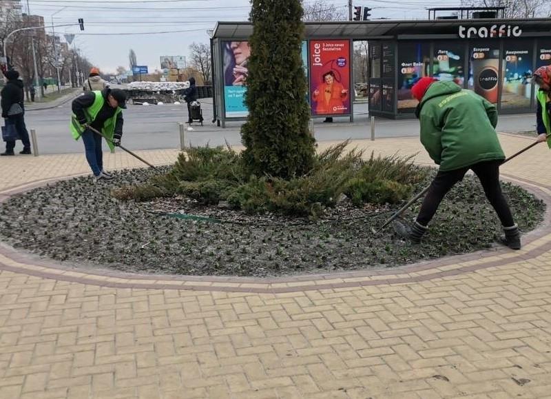 Стаття У Києві почалось весняне прибирання та озеленення Ранкове місто. Київ