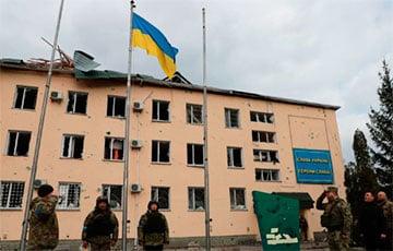 Стаття Украинские флаги подняты над подразделениями пограничников Черниговщины Ранкове місто. Київ