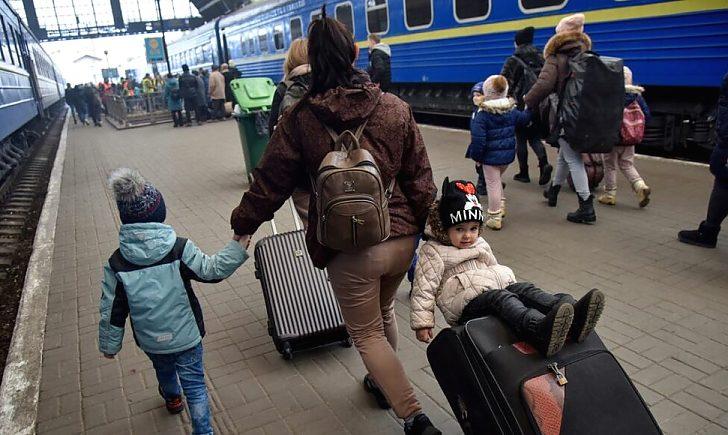 Стаття Для тих, хто евакуйовується: контакти у регіонах України Ранкове місто. Київ