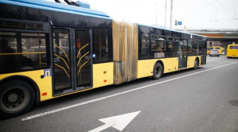 Стаття В столиці відновили низку трамвайних та тролейбусних маршрутів Ранкове місто. Київ
