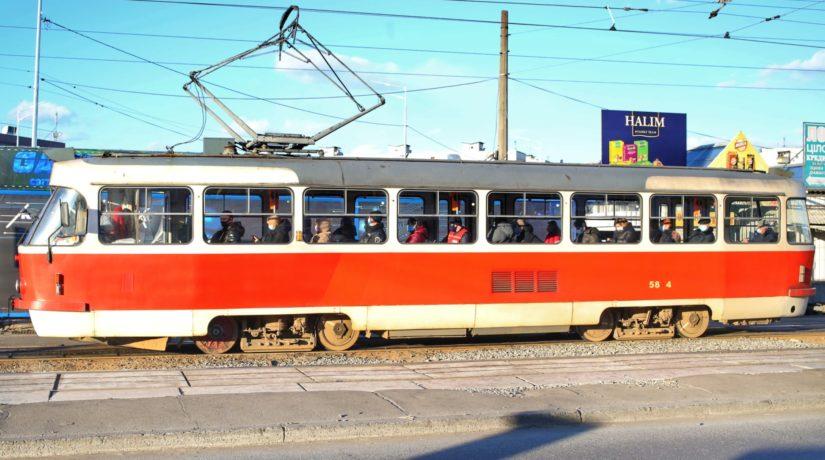 Стаття У Києві відновили рух трамваїв №1 та №5 Ранкове місто. Київ
