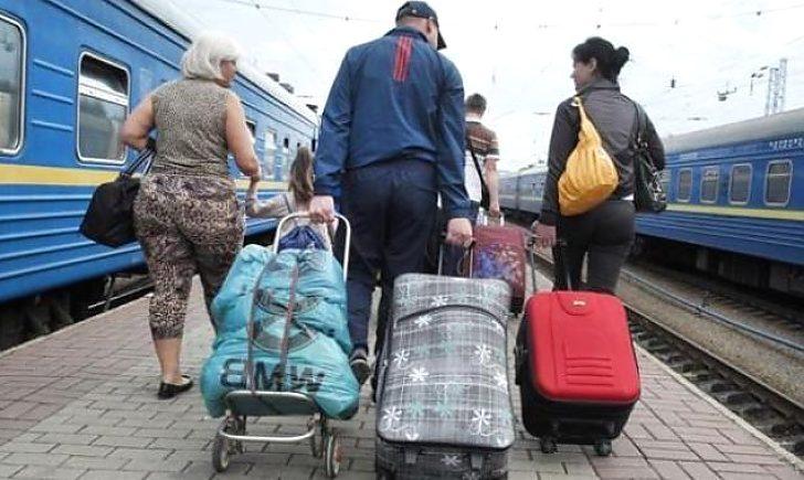 Статья Допоможуть з житлом та їжею: контакти для тих, хто евакуюється з Донеччини Утренний город. Киев