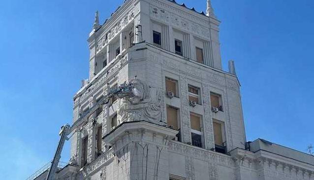 Статья В Харькове демонтируют советский герб со здания горсовета Утренний город. Киев