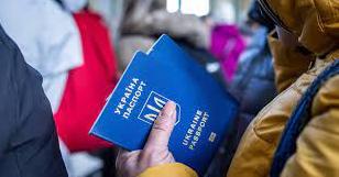 Статья Украинские беженцы могут бесплатно вернуться домой из Италии: как записаться на рейс? Утренний город. Киев
