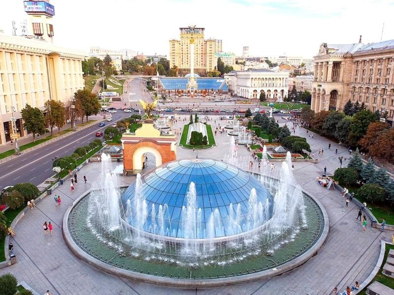 Стаття Світломузичні фонтани на Майдані та Русанівці в цьому році запускати не будуть Ранкове місто. Київ
