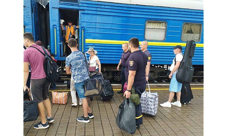 Стаття Евакуація з Донеччини: корисні контакти для тих, хто виїжджає Ранкове місто. Київ