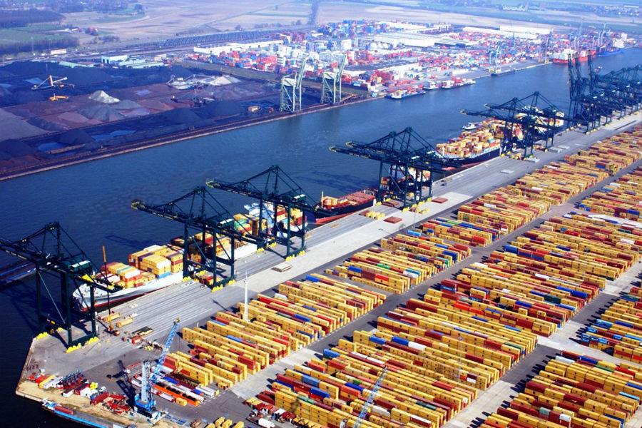 Стаття Повний стоп: найбільший порт Європи зупинив контейнерні перевезення в рф Ранкове місто. Київ
