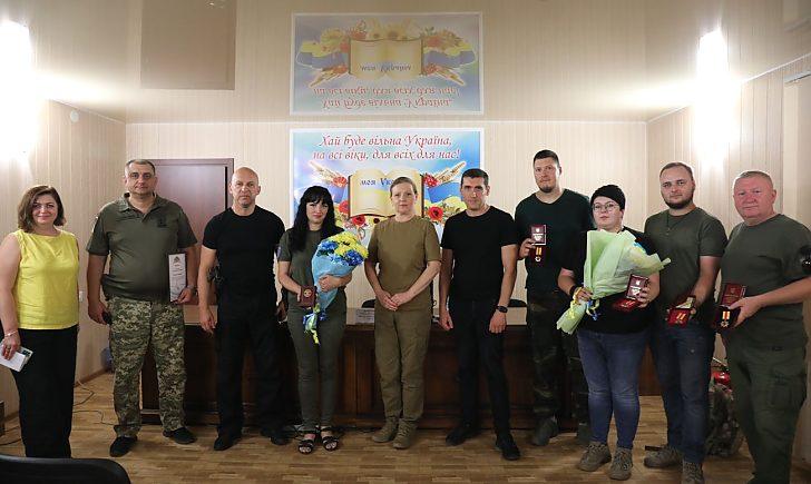 Стаття Втілення волі та гідності: за підтримку ЗСУ волонтери Донеччини отримали нагороди Ранкове місто. Київ