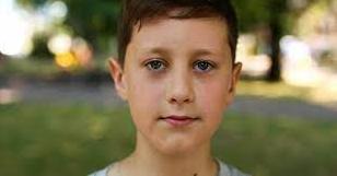 Стаття 11-річний хлопчик зібрав 50 тисяч гривень на реабілітацію солдату, який втратив ногу у бою Ранкове місто. Київ