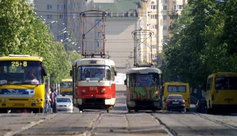 Стаття Громадський транспорт тимчасово скоротить години роботи Ранкове місто. Київ