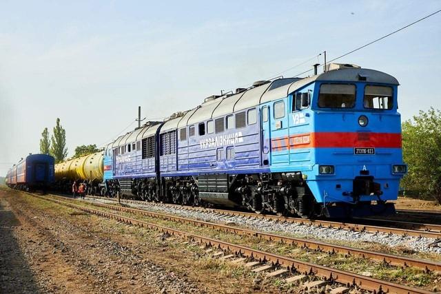 Стаття По відбудованій залізниці на півдні Одеської області пройшли перші потяги (ВІДЕО) Ранкове місто. Київ