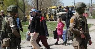 Статья Російські регіони почали повертати «біженців» із «лднр» до окупованого Донбасу Утренний город. Киев