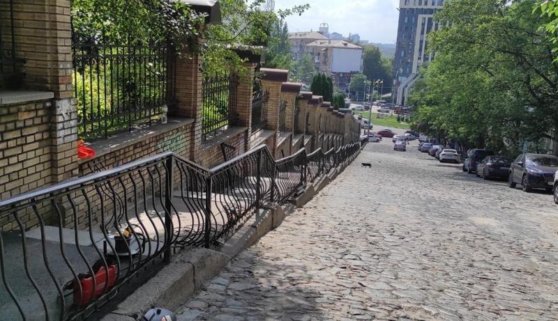 Стаття На Шовковичній замінили бруківку та оновили тротуари – фото Утренний город. Київ