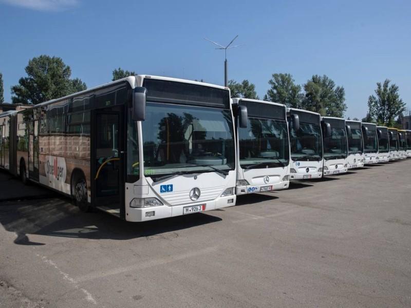 Стаття В Києві запровадили два нових маршрути: на них курсуватимуть автобуси Mercedes з Європи Ранкове місто. Київ