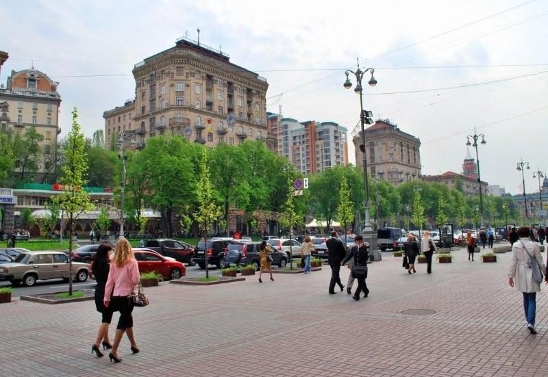 Статья Каштани на вихід: Хрещатик пропонують засадити в’язами Утренний город. Киев