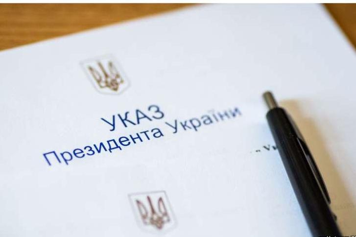 Стаття Глава держави утворив 20 військових адміністрацій у Луганській області Ранкове місто. Київ