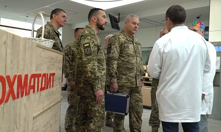 Стаття Для лікування маленьких пацієнтів: військові передали лікарні «Охматдит» сучасний прилад Ранкове місто. Київ