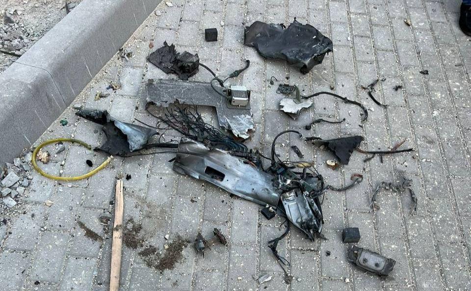Стаття В жодному разі не фотографуйте: українцям пояснили, чому не можна показувати збиті дрони? Ранкове місто. Київ