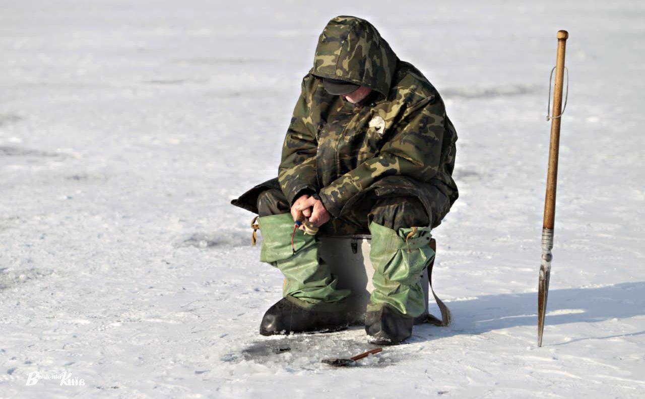 Стаття На Київщині з 1 листопада забороняється ловити рибу в зимувальних ямах Утренний город. Київ