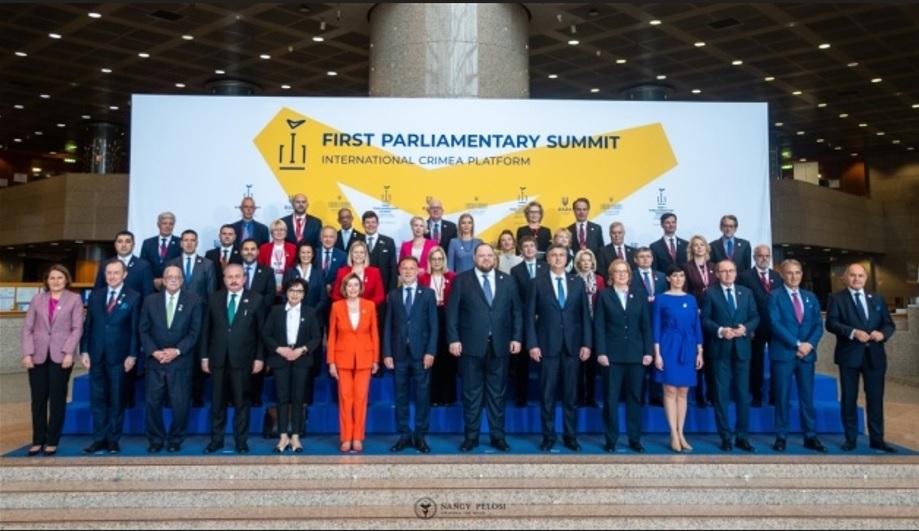 Стаття Схвалене Спільну декларацію Першого Парламентського саміту Кримської платформи Ранкове місто. Київ