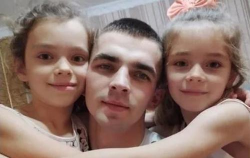 Стаття «Не думав ні секунди»: 24-річний боєць «Азова» усиновить 8 дітей, батьки яких підірвалися на міні Ранкове місто. Київ