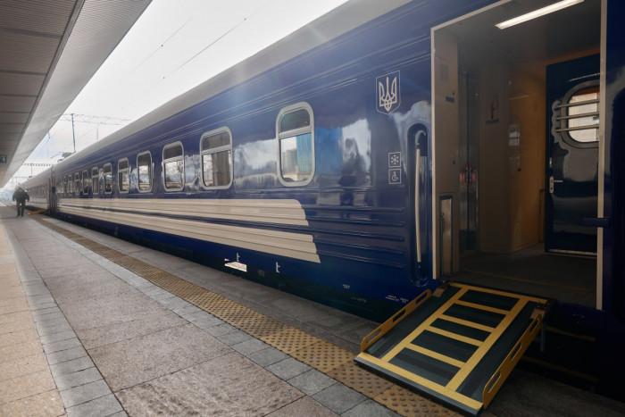 Стаття «Укрзалізниця» отримала останні 15 вагонів зі 100, придбаних за бюджетні кошти (фото) Утренний город. Київ