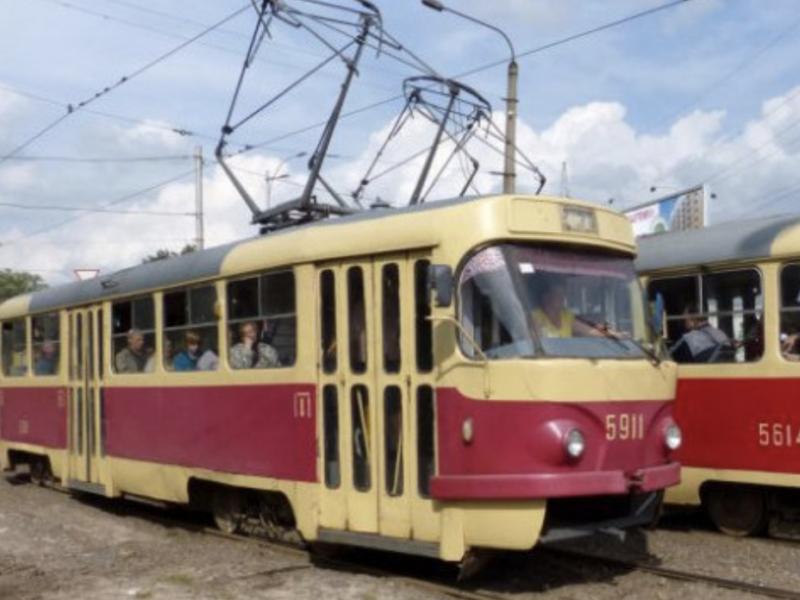 Стаття Шість столичних трамваїв повертаються до звичних маршрутів Утренний город. Київ