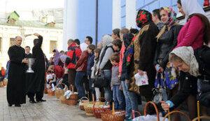 Стаття Комендантську годину в деяких областях України скорочено, на Великдень обмеження не скасовуватимуть Ранкове місто. Київ