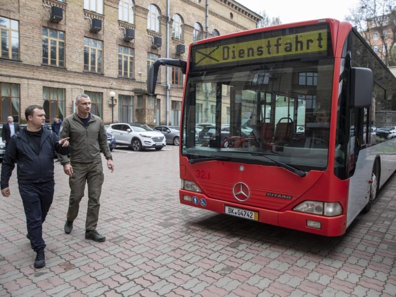 Стаття Київ отримав від Німеччини іще чотири сучасних автобуси Ранкове місто. Київ