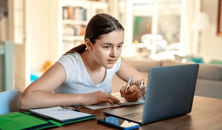 Стаття Школярі зможуть безкоштовно надолужити втрачені знання у літній онлайн-школі Ранкове місто. Київ