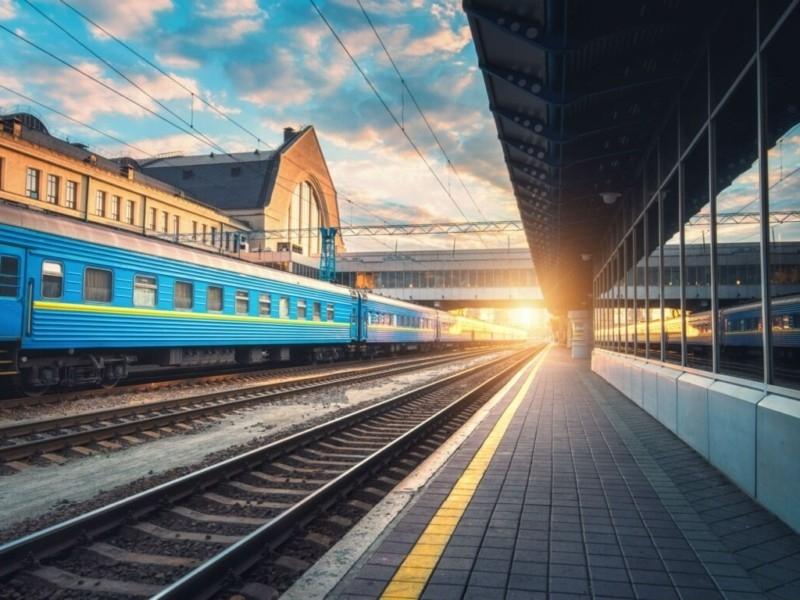 Стаття “Укрзалізниця” на літо змінює розклад приміських поїздів Київ – Фастів Ранкове місто. Київ