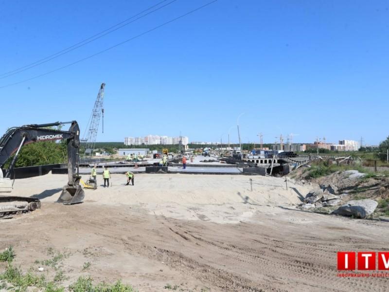 Стаття В Ірпені добудовують останній прогін нового мосту – фото Ранкове місто. Київ