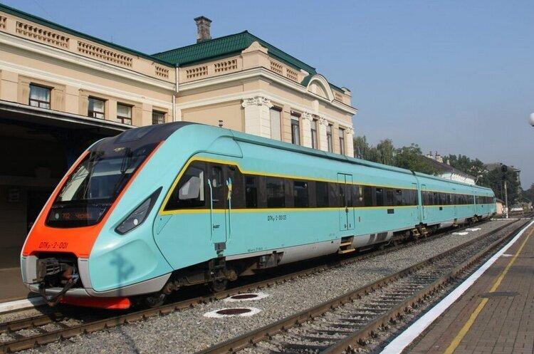 Стаття «Укрзалізниця» запустила додаткові поїзди з Києва до Львова Ранкове місто. Київ
