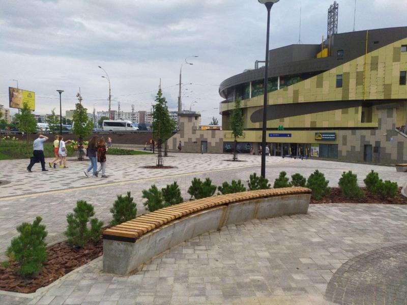 Стаття Сквери замість МАФів: як виглядає нова зона відпочинку біля станції “Героїв Дніпра” Ранкове місто. Київ