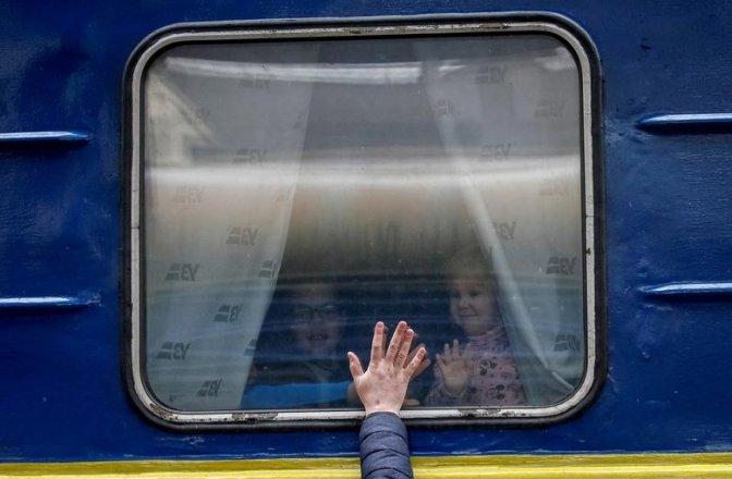 Стаття З Києва курсуватимуть додаткові поїзди до Ужгорода і Вінниці Ранкове місто. Київ