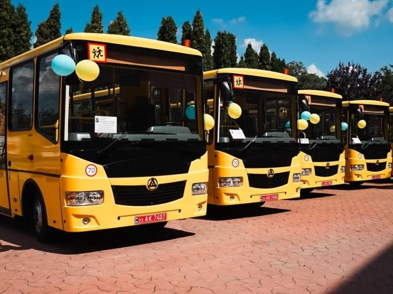 Стаття Перша партія: 10 громад Київщини отримали шкільні автобуси Ранкове місто. Київ