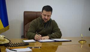 Стаття Зеленський підписав указ про звільнення всіх облвійськкомів і призначення замість бойових офіцерів Ранкове місто. Київ