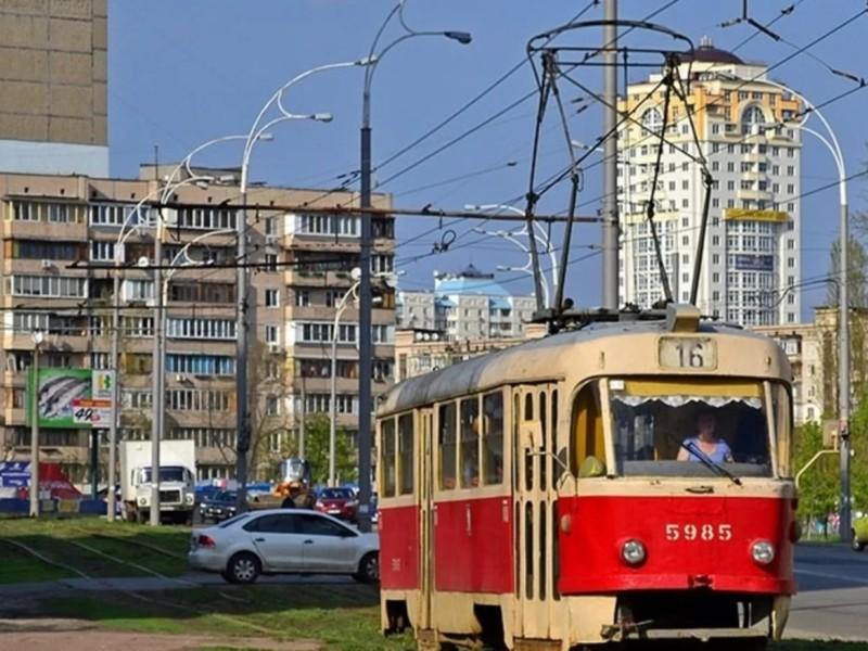 Стаття Кияни ініціюють оновлення лівобережної лінії швидкісного трамвая – петиція Ранкове місто. Київ