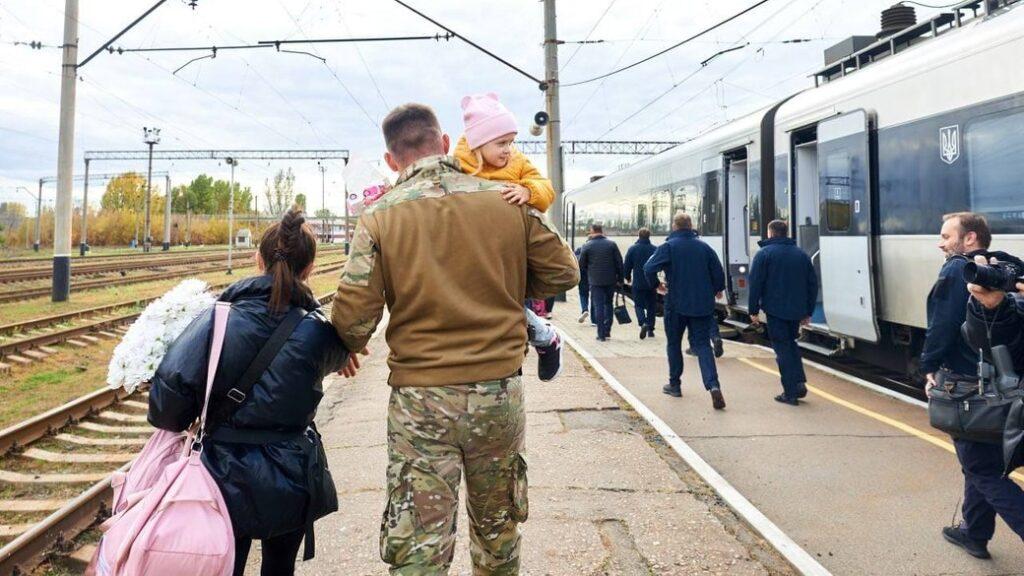 Стаття Укрзалізниця запускає новий поїзд з Дніпропетровщини до Краматорська Ранкове місто. Київ