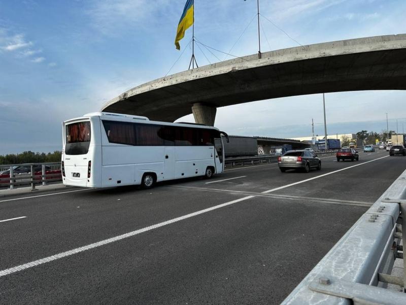 Стаття У Стоянці відкрили рух транспорту відновленим мостом через річку Ірпінь Ранкове місто. Київ